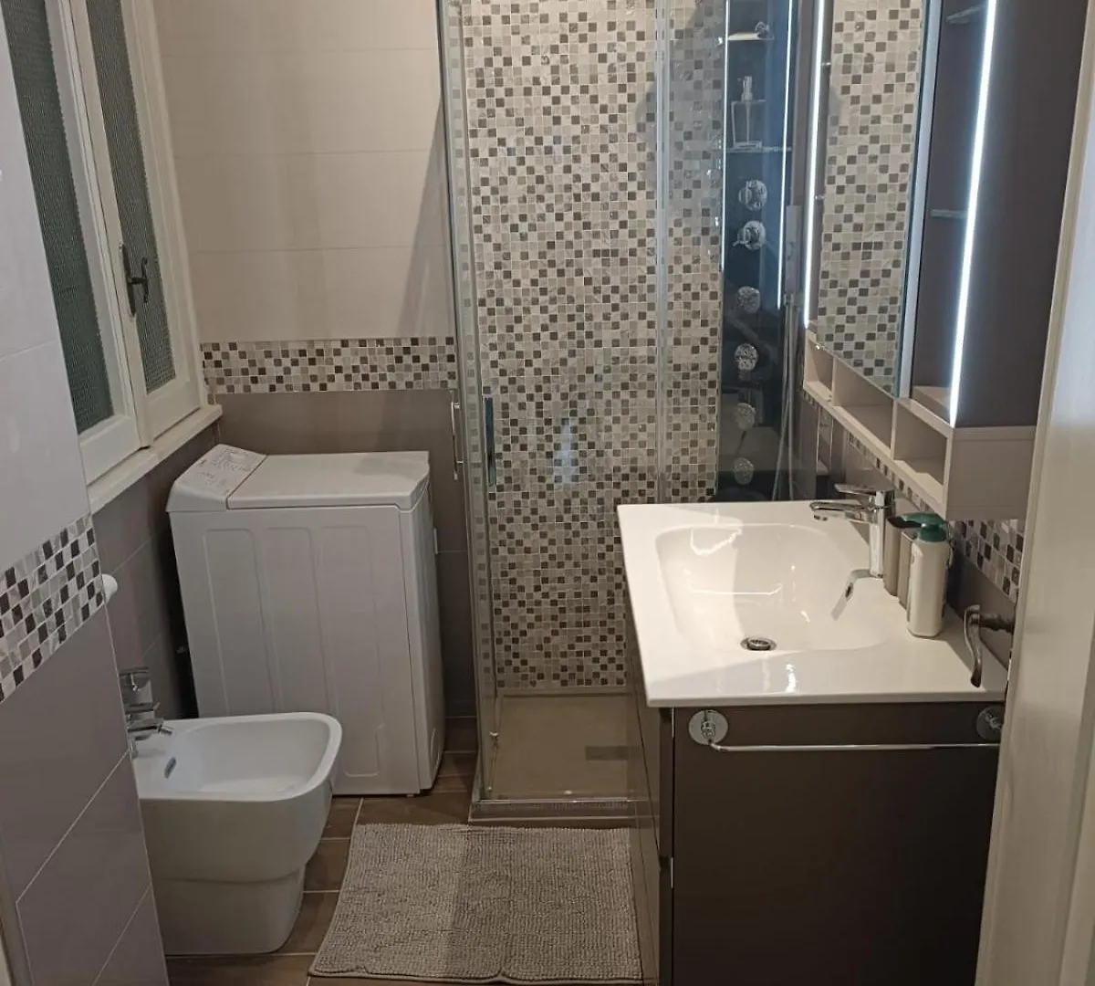 Via Mondovi 27 Guest House - 200 Mt From Metro Ponte Lungo Italy